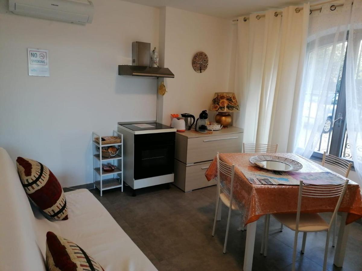 Villa La Magnolia - Private Beach Access, Garden, Views Лацизе Екстериор снимка