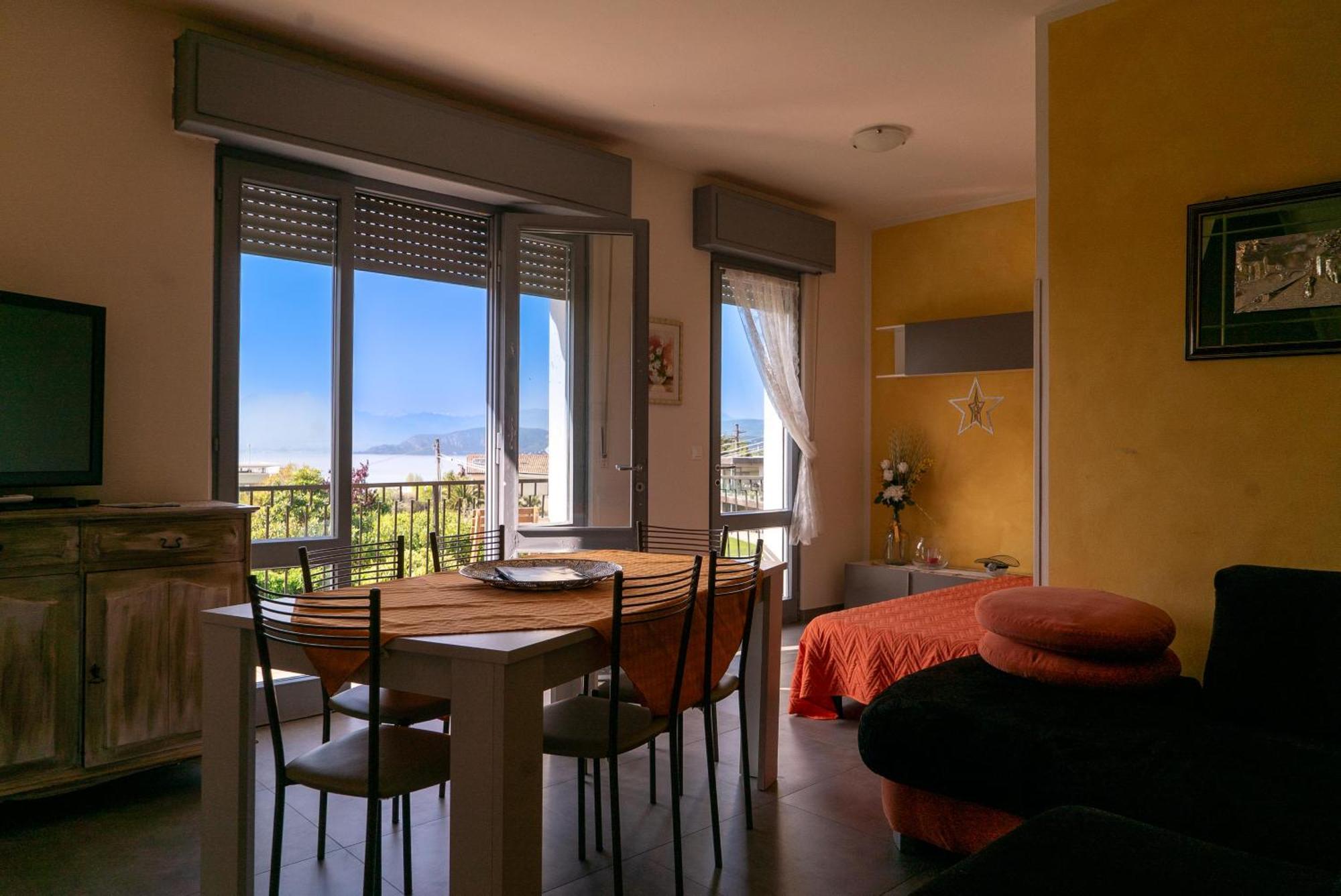 Villa La Magnolia - Private Beach Access, Garden, Views Лацизе Екстериор снимка